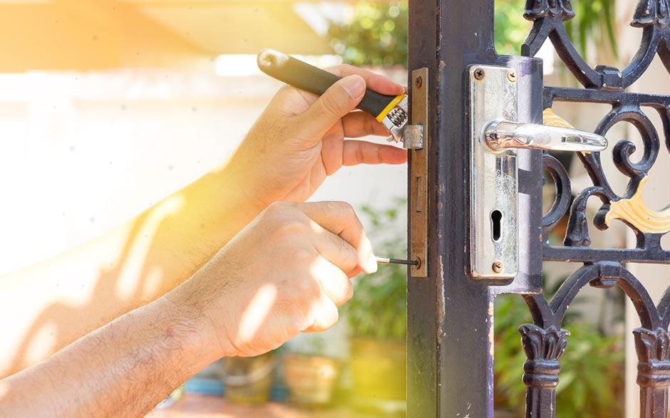 remplacer une serrure de porte d'entrée Saint-Prix
